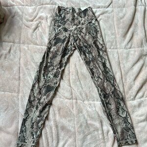 Aerie Offline Sz M python print 7/8 leggings